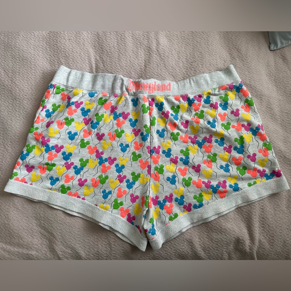Disneyland Mickey Balloon sweat shorts in size 2X